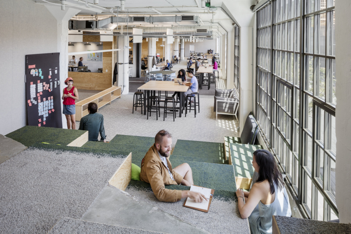 Airbnb（エアビーアンドビー）のインスピレーションを刺激する本社オフィスのワークスペース