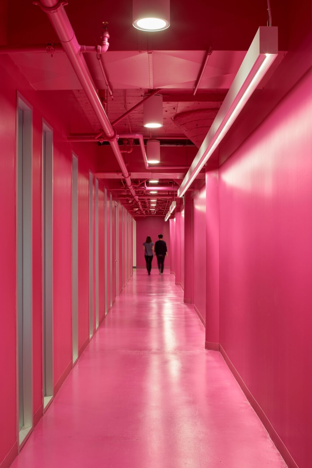 Lyft（リフト）のユニークな色彩の本社オフィス カリフォルニア州サンフランシスコ OFFICELOVERS