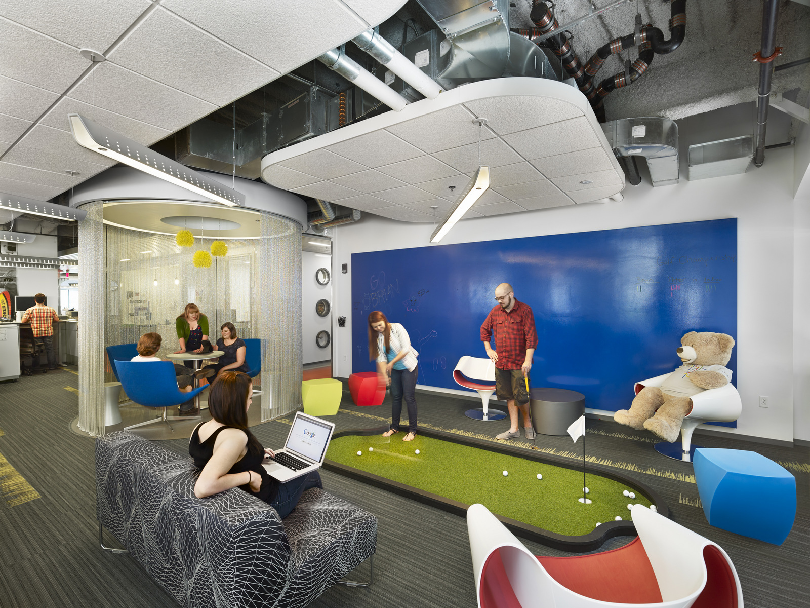 Google(グーグル)ケンブリッジのオフィス - マサチューセッツ州, ボストンのオープンスペース