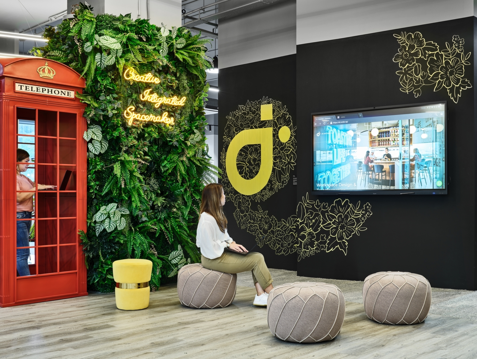 ID Integrated(アイディー・インテグレーテッド)のオフィス - シンガポールのオープンスペース