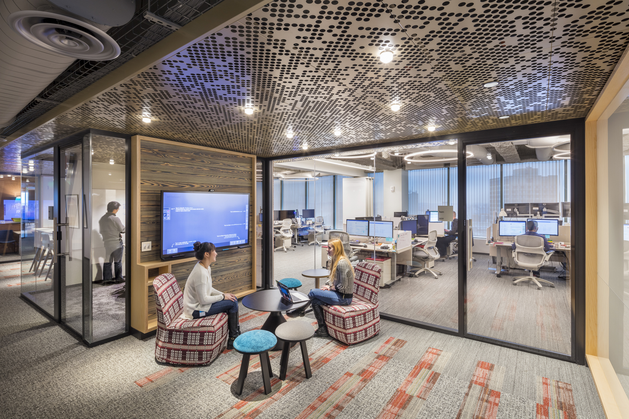 Microsoft(マイクロソフト) New England Research & Development Center (NERD) のオフィス – ケンブリッジ, イギリスのコミュニケーションスペース