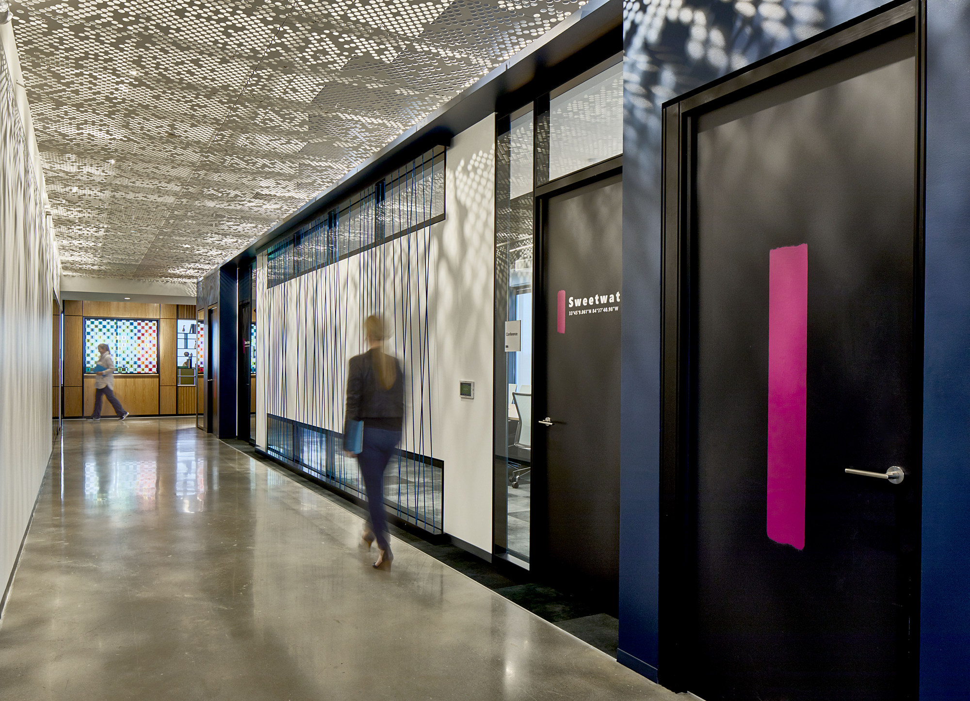 Microsoft(マイクロソフト)のオフィス - アルファレッタ, ジョージア州の廊下