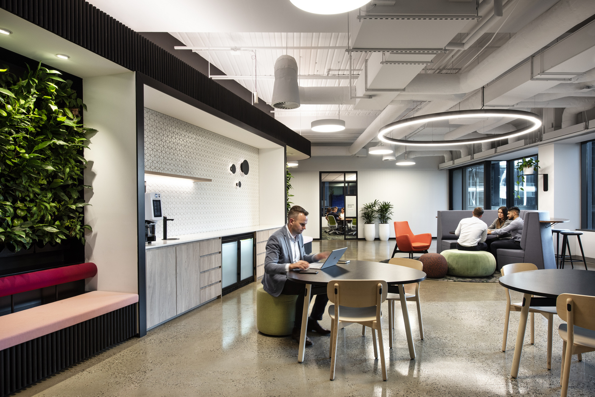 Microsoft(マイクロソフト)のオフィス - メルボルン, オーストラリアのカフェスペース