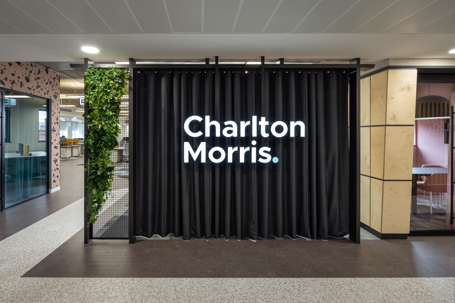 Charlton Morrisのオフィス – イギリス, リーズの受付/エントランススペース