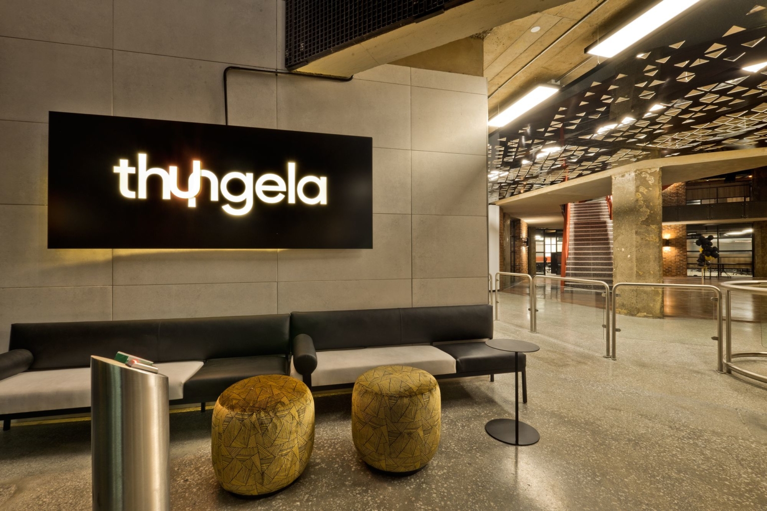 【Thungela のオフィスデザイン】- 南アフリカ, ヨハネスブルグの受付/エントランススペース