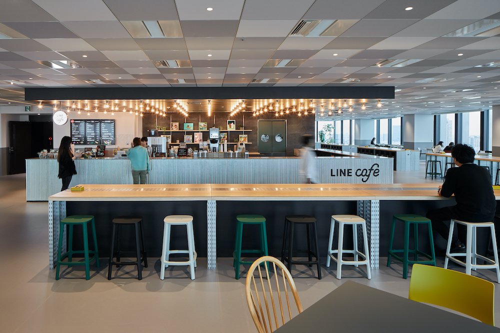 LINEオフィスのカフェスペース