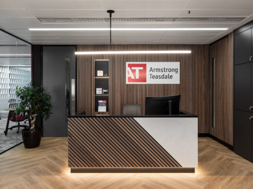 【Armstrong Teasdaleのオフィスデザイン】- イギリス, ロンドンの受付/エントランススペース