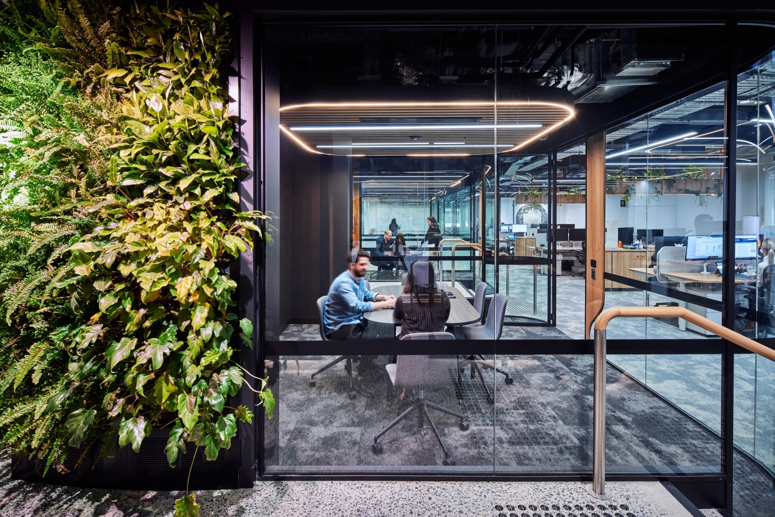 【Builtのオフィスデザイン】- オーストラリア, シドニーの会議/ミーティングスペース