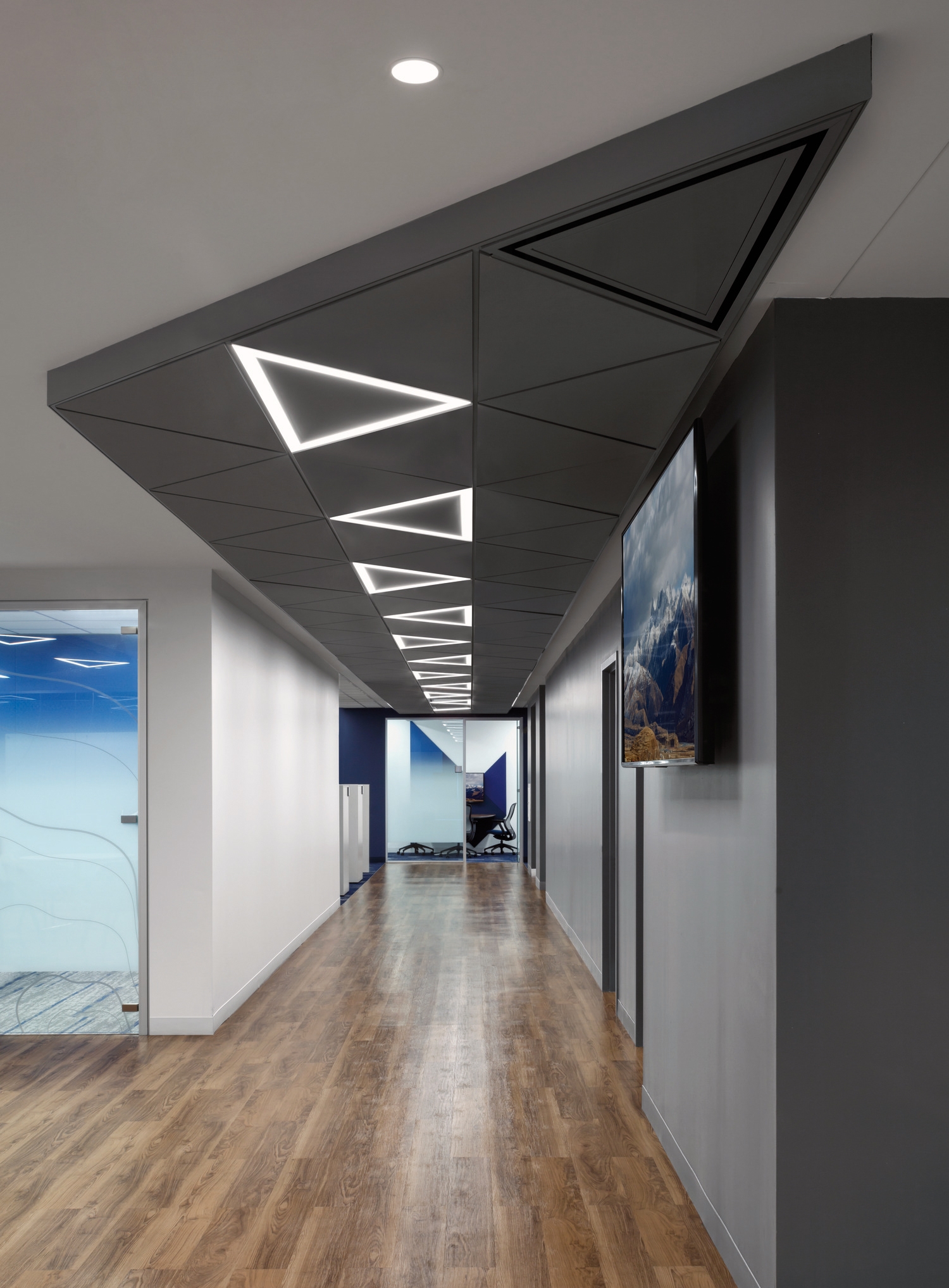 【Everest Reinsuranceのオフィスデザイン】- ニュージャージー州ウォーレンの廊下