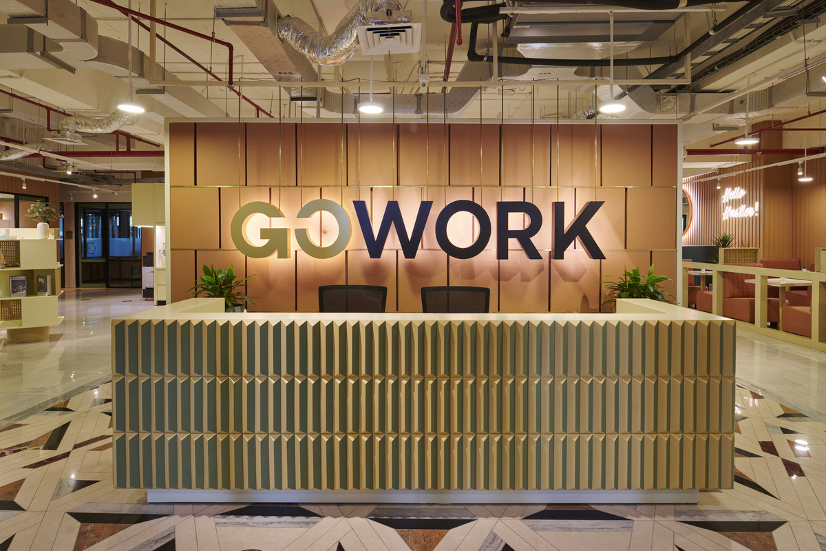 【GoWorkのコワーキングスペースデザイン】- インドネシア,ジャカルタの受付/エントランススペース