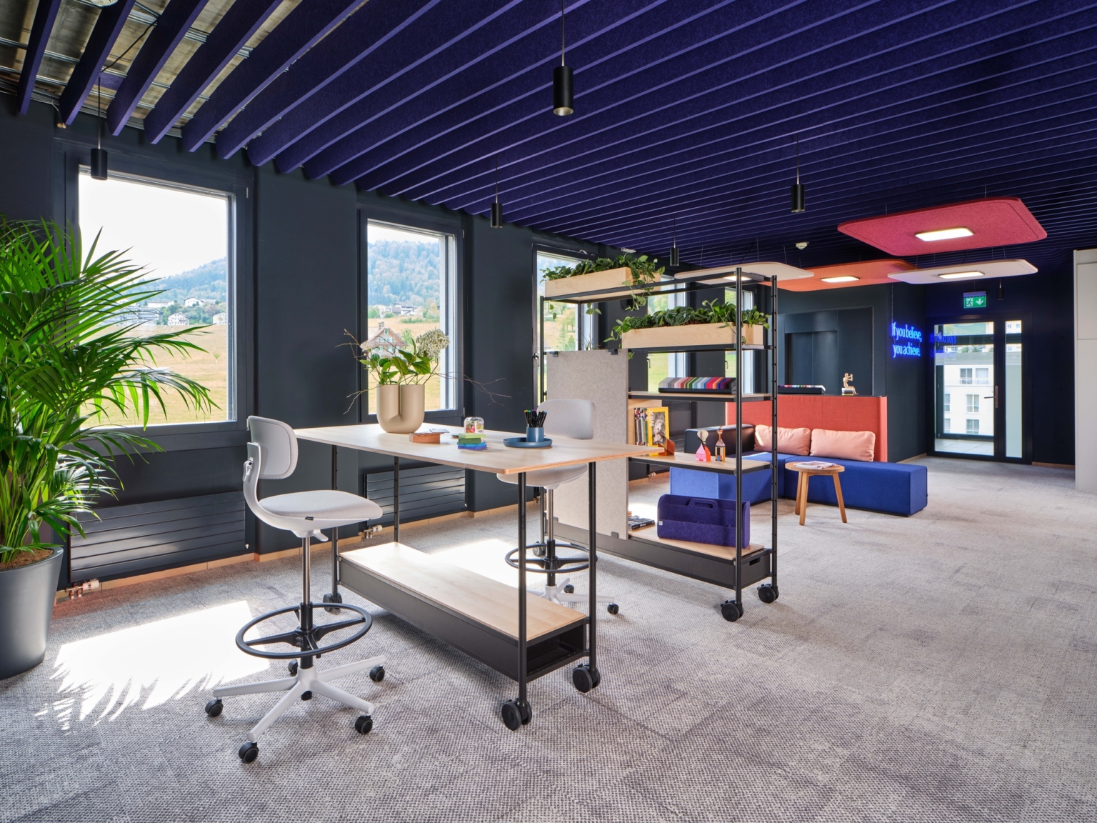 【Impact Acousticのオフィスデザイン】- スイス, ルツェルンのオープンスペース