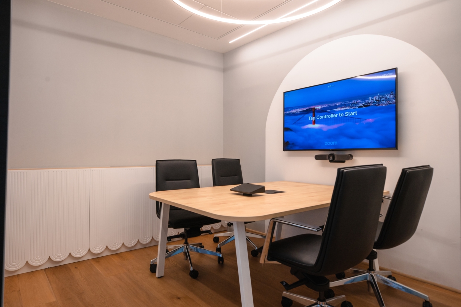 【Laminarのオフィスデザイン】- イスラエル, テルアビブの会議/ミーティングスペース