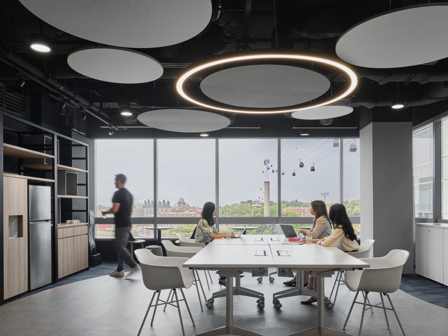 【MullenLoweのオフィスデザイン】- シンガポールのオープンスペース