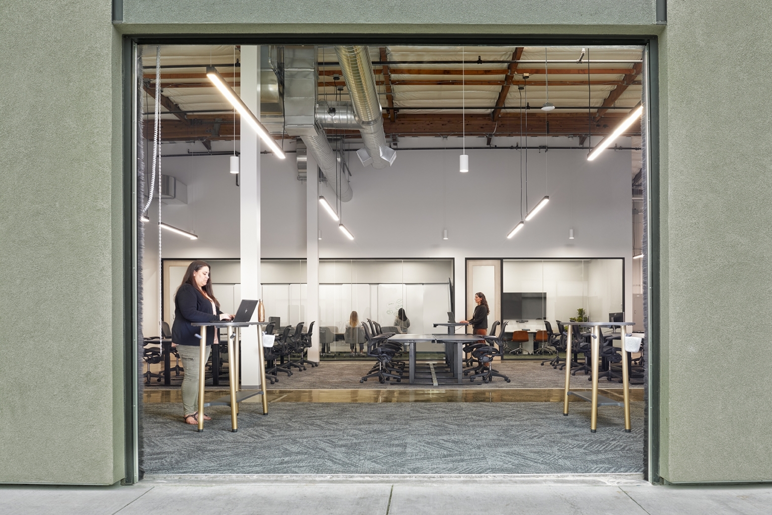 【Yummlyのオフィスデザイン】- カリフォルニア州, サンカルロスのワークスペース