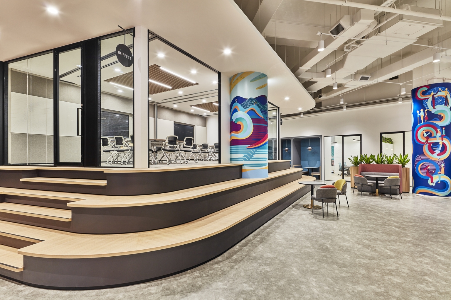 【8VI Holdingsのオフィスデザイン】- シンガポールの会議/ミーティングスペース