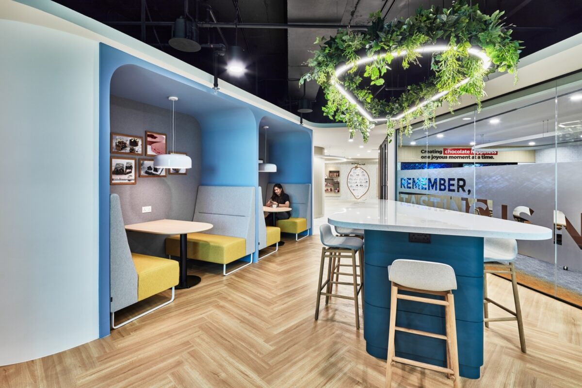 【バリーカレボーのオフィスデザイン】サステナブルでハイブリッドなオフィスシンガポール OFFICELOVERS