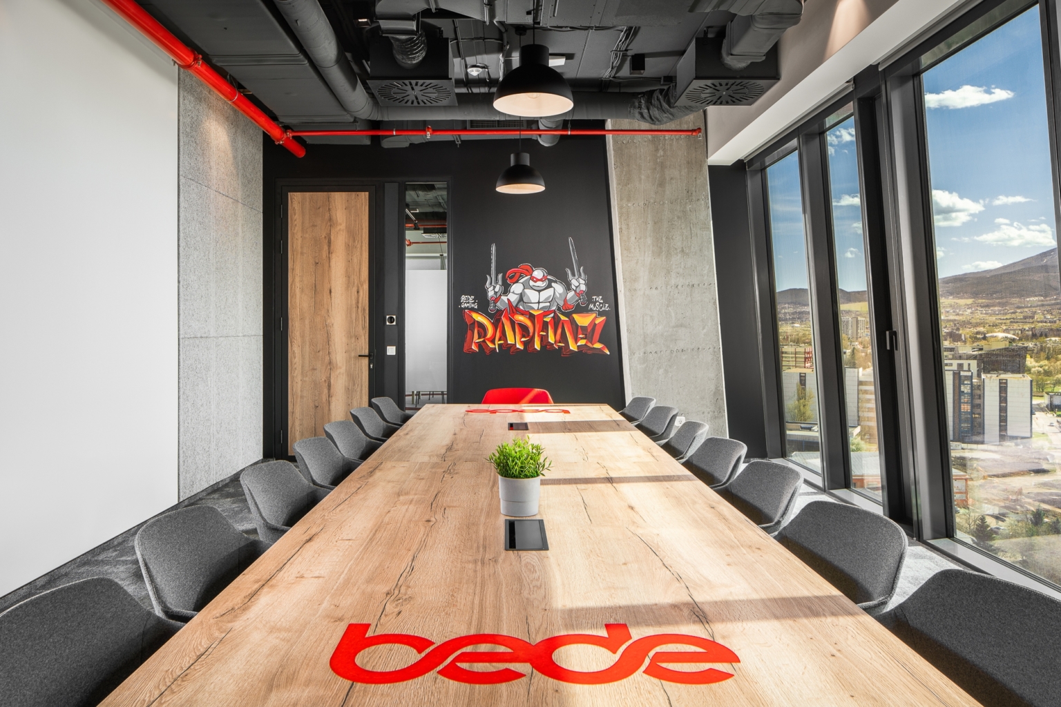 【Bedeのオフィスデザイン】-ブルガリア, ソフィアの会議/ミーティングスペース