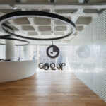【OLXのオフィスデザイン】- ポルトガル, リスボンの受付/エントランススペース