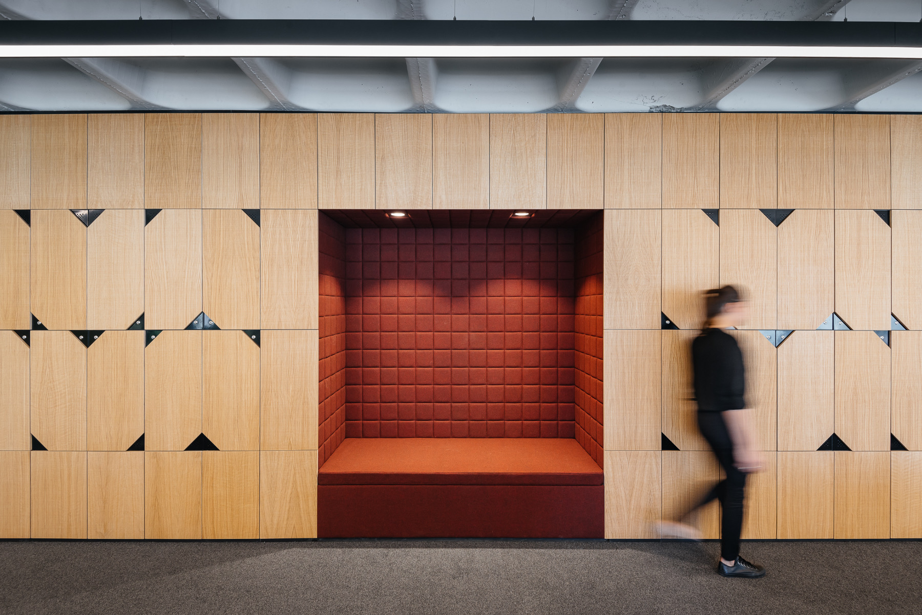 【OLXのオフィスデザイン】- ポルトガル, リスボンのオープンスペース