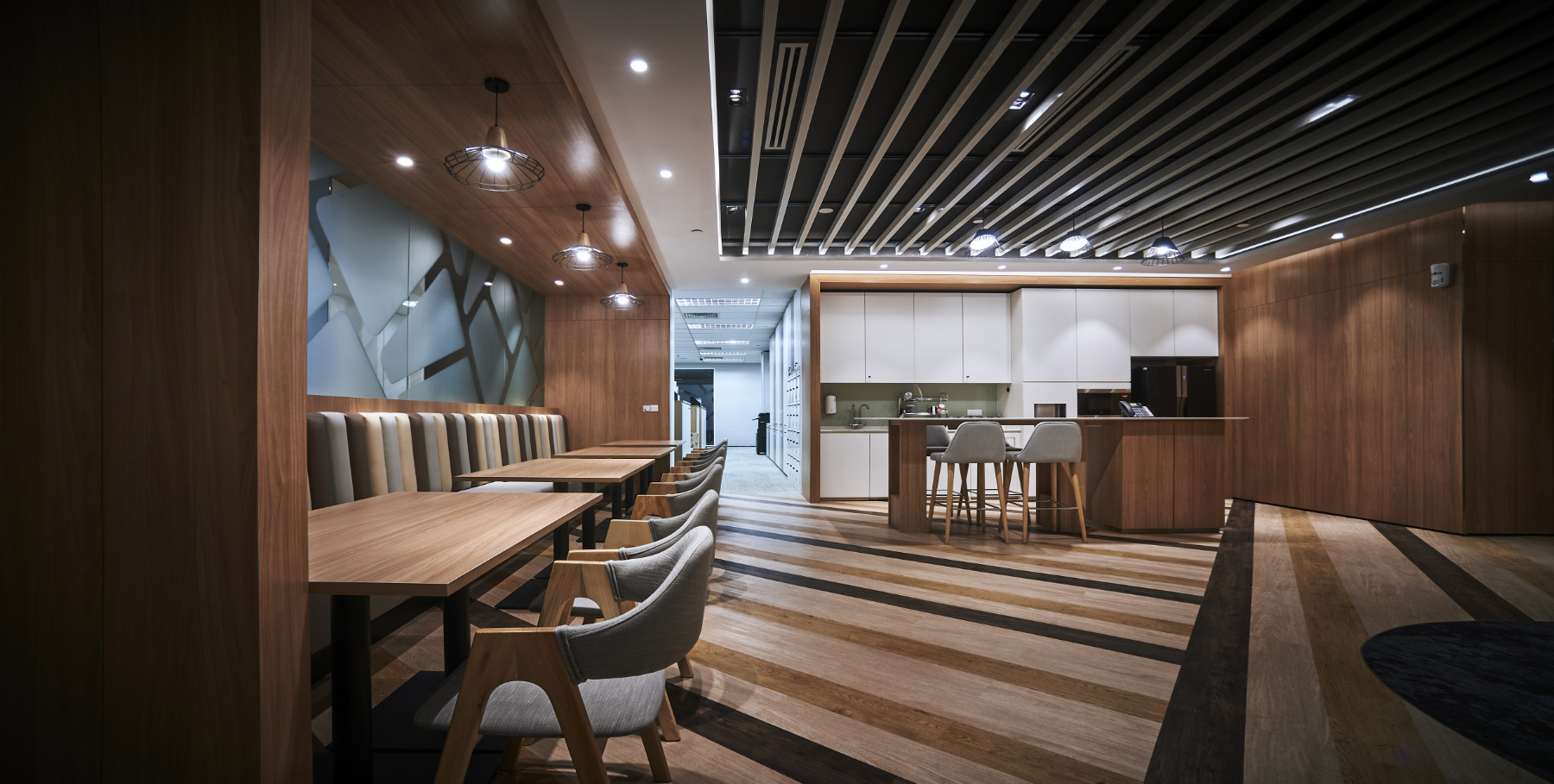 【トロピカーナコーポレーションのオフィスデザイン】- マレーシア, ペタリンジャヤのカフェスペース