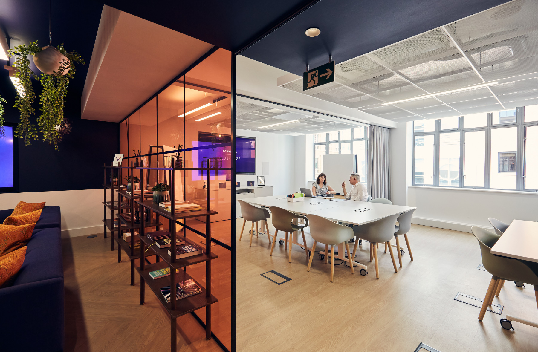 【Brandpieのオフィスデザイン】- イギリス, ロンドンの会議/ミーティングスペース