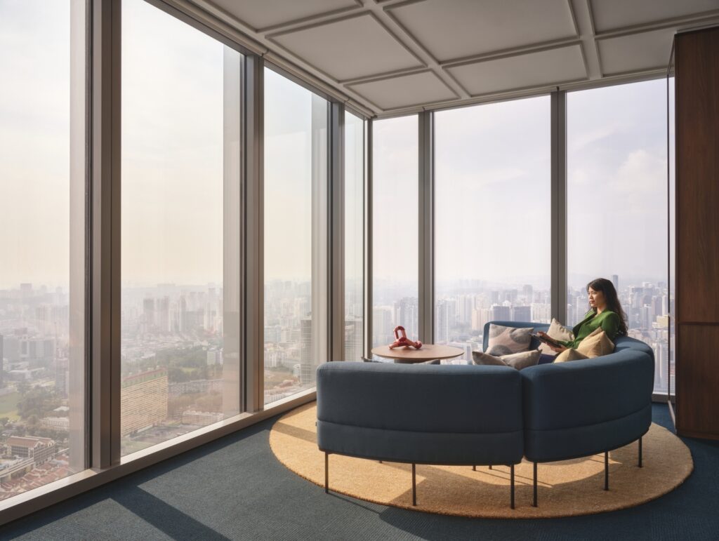 【Cushman & Wakefieldのオフィスデザイン】- シンガポールのリラックススペース