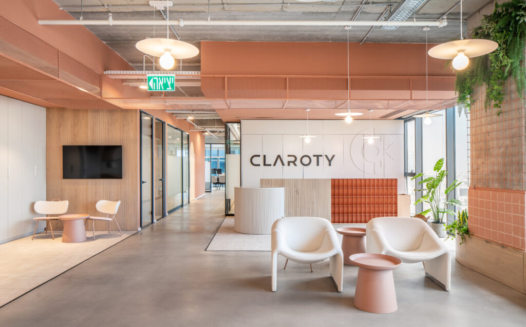 【Claroryのオフィスデザイン】- イスラエル, テルアビブのエントランススペース