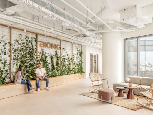 【Bionicのオフィスデザイン】- イスラエル, テルアビブのオープンスペース