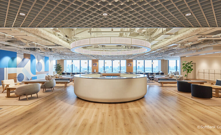 SoftBank(ソフトバンク）の「Smart & Fun!」を体現する竹芝新オフィスの受付/エントランススペース